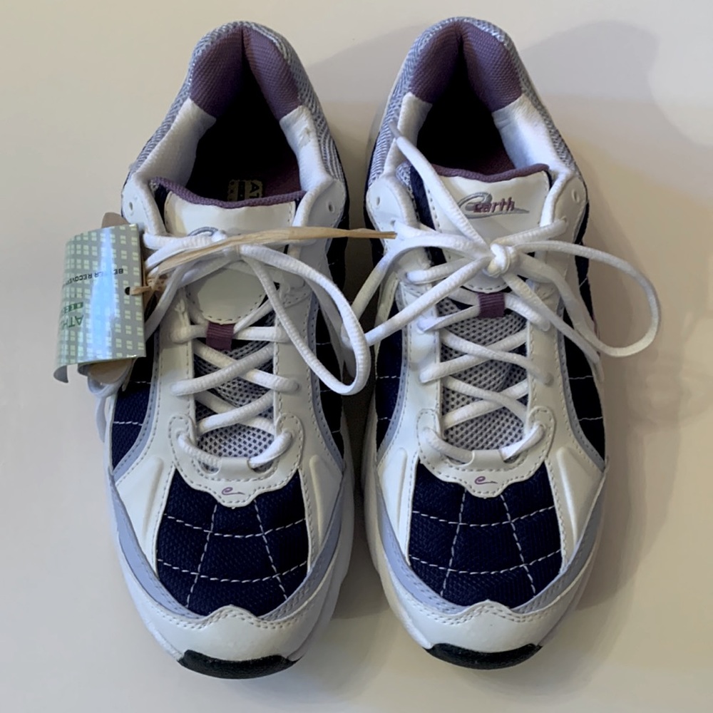 Earth Brand Athletic Recovery Shoes, Women’s 8.5, White/Navy Microfiber